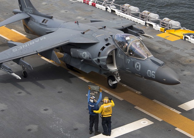 Uss黄蜂 1左驾 Av-8B - 上的免费照片