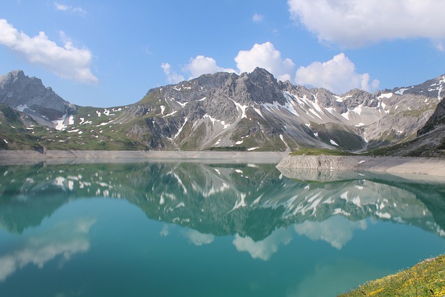 湖 高山湖泊 山 - 上的免费照片