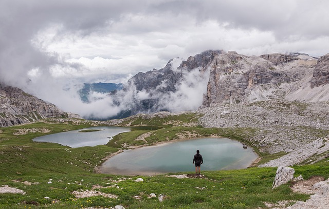 白云岩 徒步旅行者 景观 - 上的免费照片