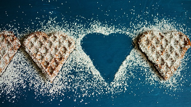 华夫饼干的心 威化饼 糖粉 - 上的免费照片