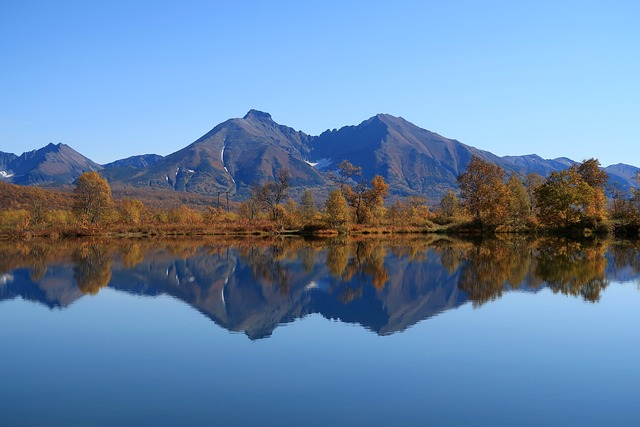 秋季 湖 山 - 上的免费照片