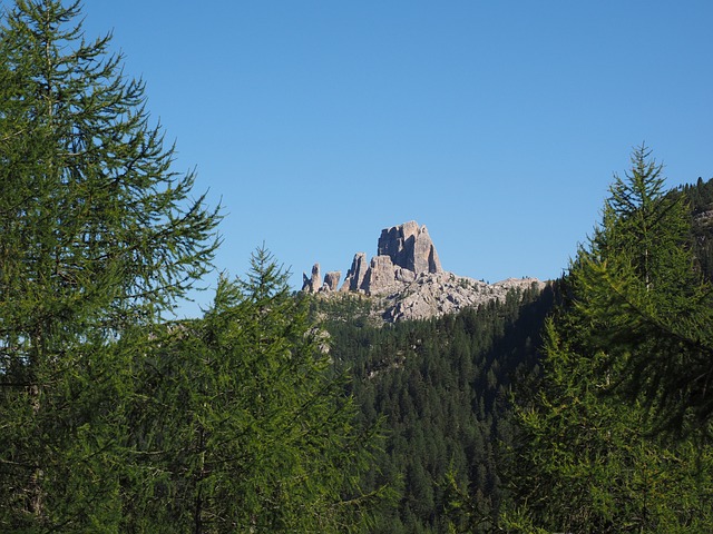 五酒 五塔 山 - 上的免费照片