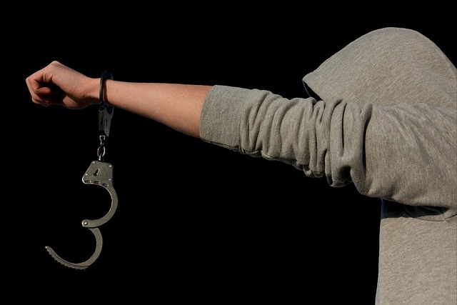 未成年人保护 刑事 手铐 - 上的免费照片