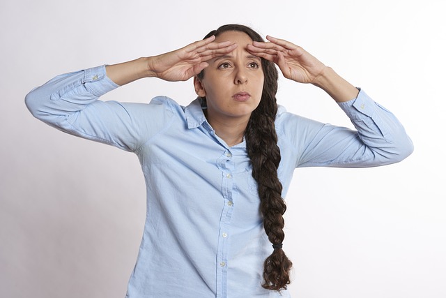 看 看着 人 - 上的免费照片