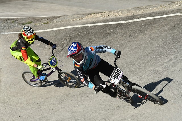 小轮车 跑步 行动 - 上的免费照片