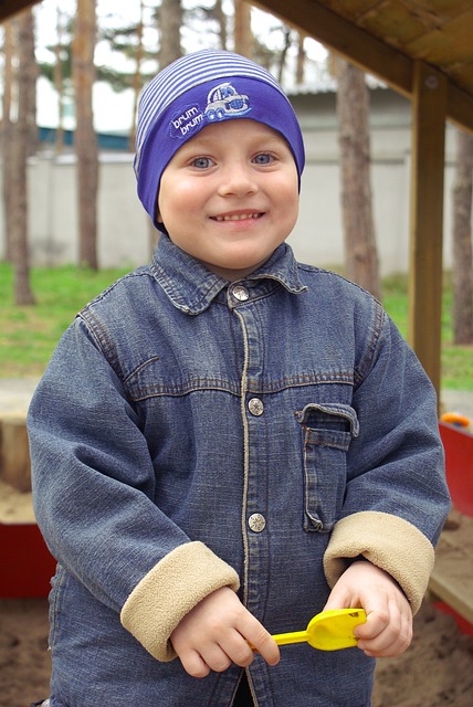 男孩 微笑 公园 - 上的免费照片