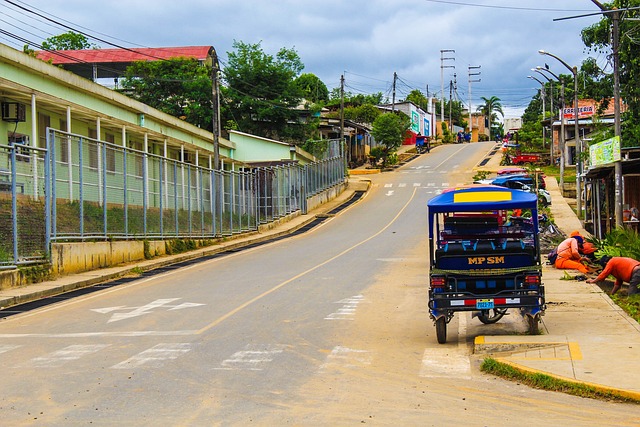 轨道 Motocar 城市 - 上的免费照片
