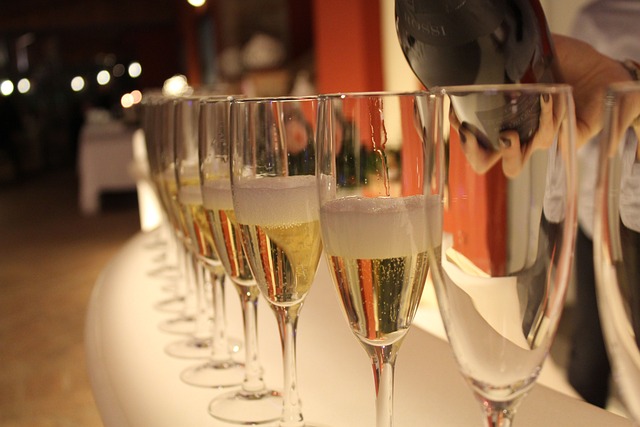 会议 敬酒 香槟酒 - 上的免费照片