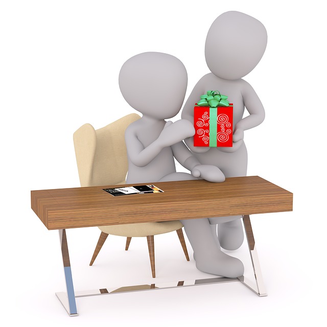 礼物 交出 圣诞节 - 上的免费图片