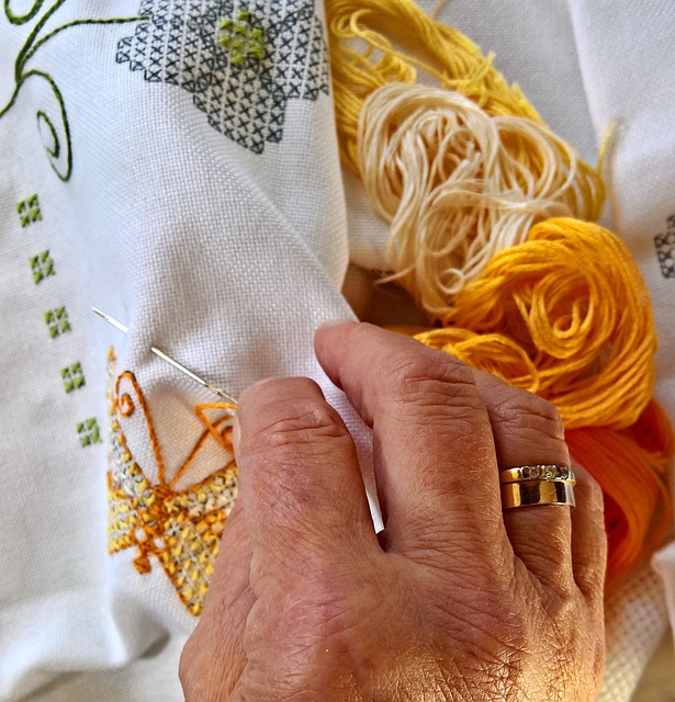 手工 刺绣 跨针刺绣 - 上的免费照片