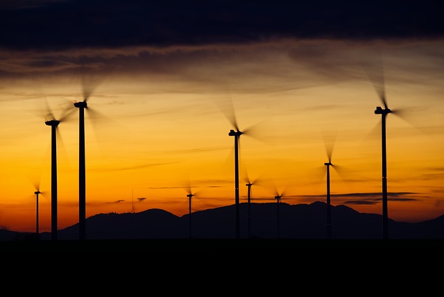 风力发电机 剪影 日落 - 上的免费照片