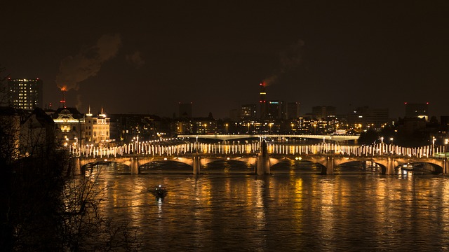 巴塞尔 莱茵河 Rheinbrücke - 上的免费照片