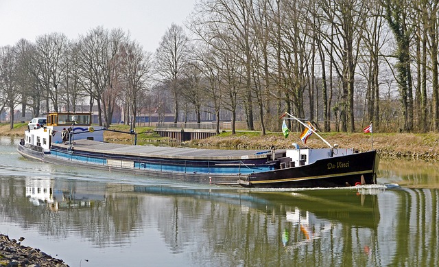 驳船 机动船 多特蒙德-埃姆斯运河 - 上的免费照片