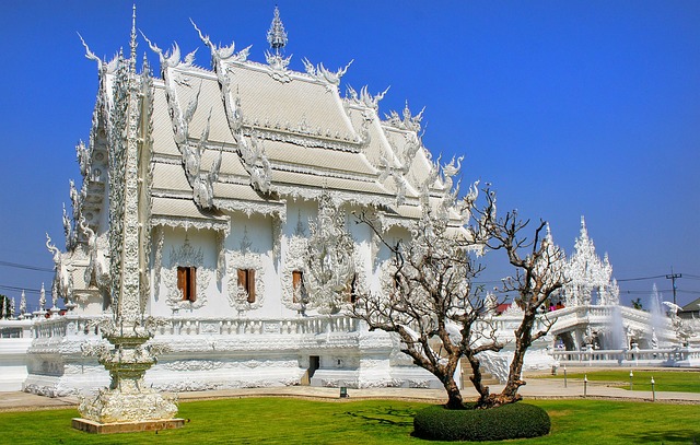 Wat Rong Khun 白庙 清莱 - 上的免费照片
