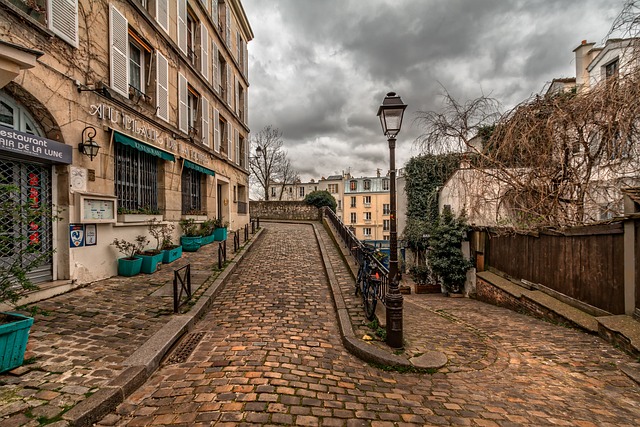巴黎 蒙马特尔 小路 - 上的免费照片
