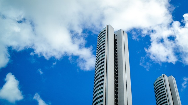 天空 高的 建筑学 - 上的免费照片