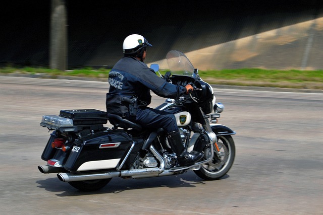 警务人员 摩托车 巡逻 - 上的免费照片