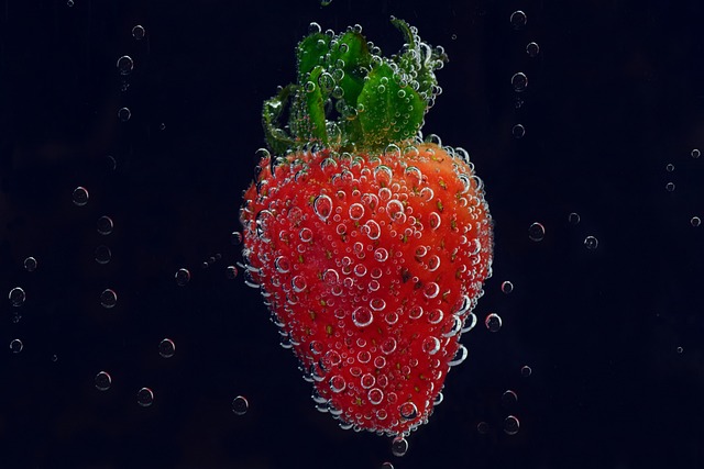 草莓 吹 气泡 - 上的免费照片