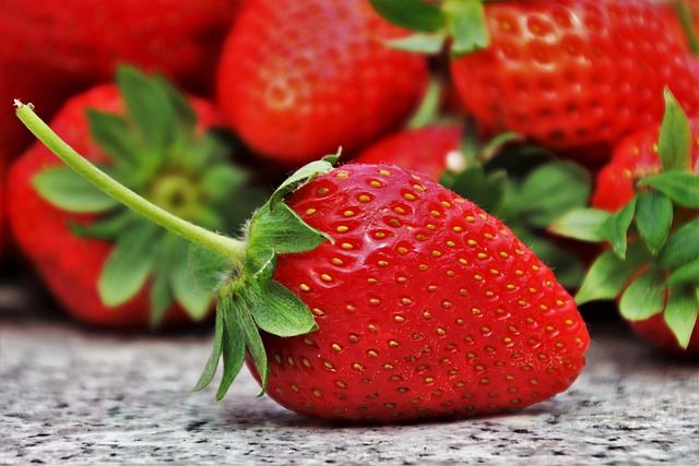 草莓 水果 季节 - 上的免费照片