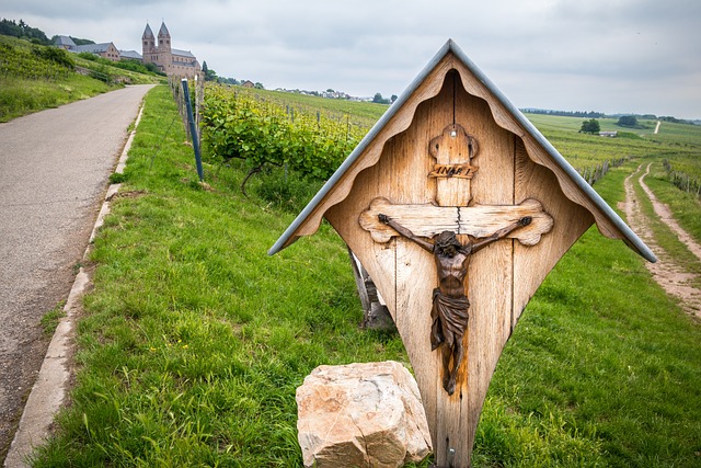 路边十字架 基督 耶稣 - 上的免费照片