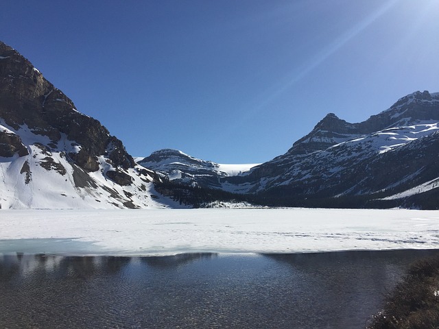 弓湖 冰冻的湖水 - 上的免费照片