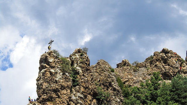 西班牙 Ribes德尼保护区和圣玛丽亚修道院 登山者 - 上的免费照片
