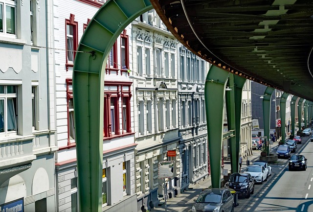 伍珀塔尔 Schwebebahn 高架桥 - 上的免费照片
