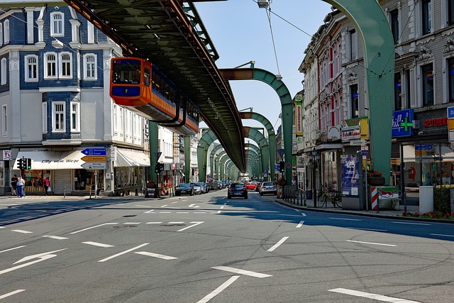 伍珀塔尔 Schwebebahn 高架桥 - 上的免费照片