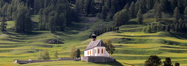 山地草甸 教堂 阿尔卑斯山 - 上的免费照片