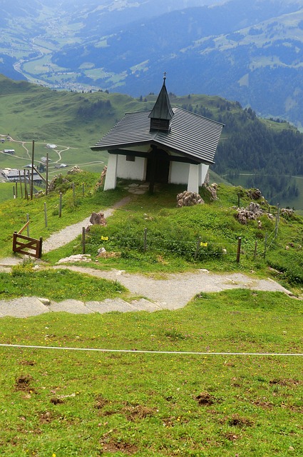 喇叭Gipfelbahn 阿尔卑斯山。 基希贝格 - 上的免费照片