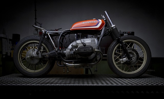 摩托车 Caféracer 咖啡馆的赛车手 - 上的免费照片