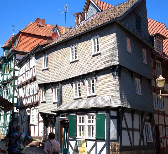 半木结构的房子 房子 桁架 - 上的免费照片