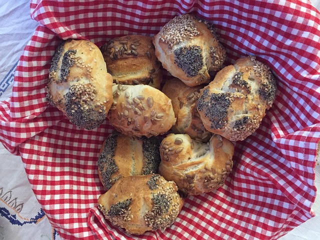 新鲜Weckerl 包子 自己烤 - 上的免费照片