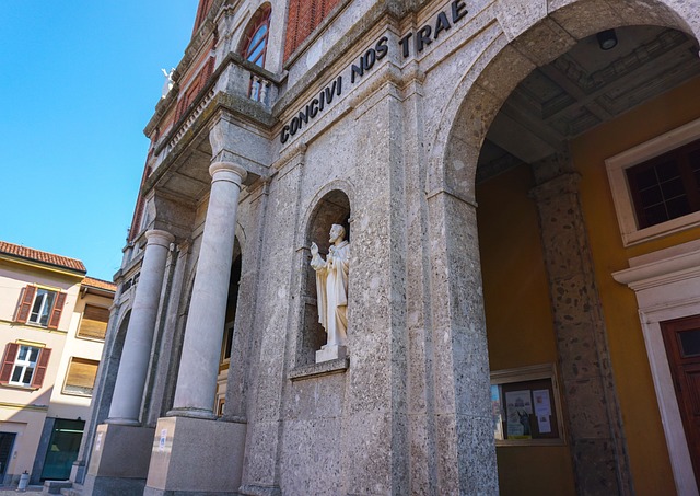 大教堂的圣安东尼奥减弱 圣弗朗西斯卡布里尼 雕像 - 上的免费照片