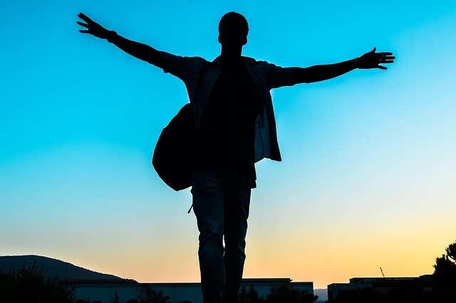 结构 伸胳膊 举起双臂 - 上的免费照片