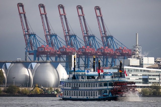 集装箱起重机 明轮船 桨式蒸汽熨斗 - 上的免费照片