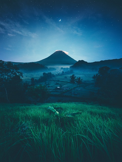 山 谷 夜晚 - 上的免费照片