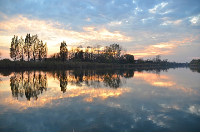反射 湖 光 - 上的免费照片