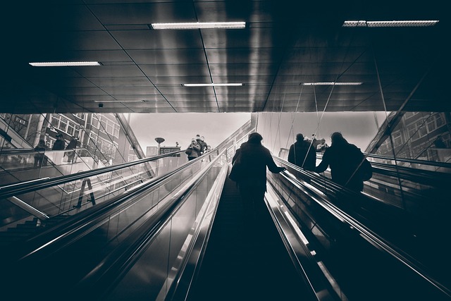 自动扶梯 终端 地铁 - 上的免费照片