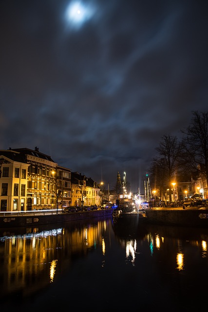 格罗宁根 城市 夜晚 - 上的免费照片