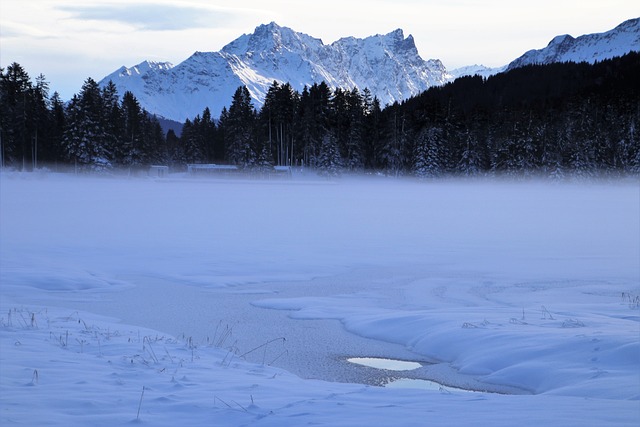阿尔卑斯山 湖 冻结 - 上的免费照片