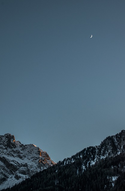山夜 夜晚 山月 - 上的免费照片