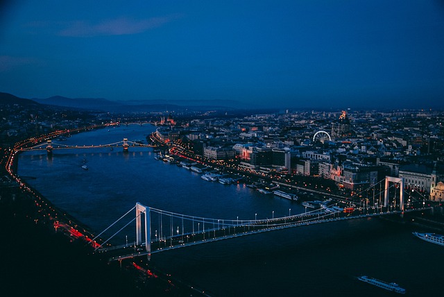 城市 桥 河 - 上的免费照片
