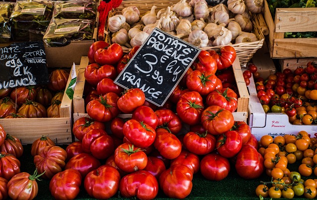 番茄 大蒜 青菜 - 上的免费照片