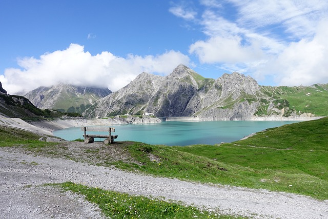 吕纳湖 高山湖泊 山 - 上的免费照片