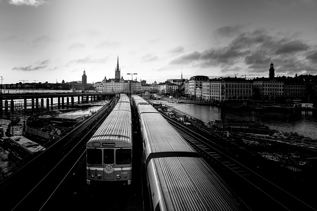火车 铁路 城市 - 上的免费照片