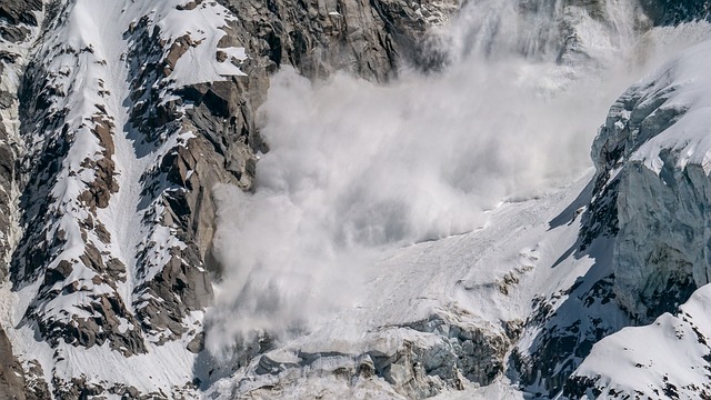 山 雪崩 雪 勃朗峰（Mont - 上的免费照片