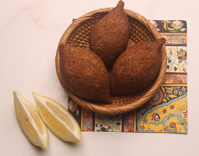 咸味点心在一个篮子里 Quibes在一个篮子里 食品 - 上的免费照片