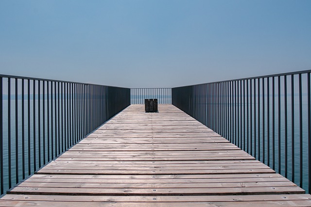 桥 Passarelle De L&#39;Utopia 纳沙泰尔湖 - 上的免费照片