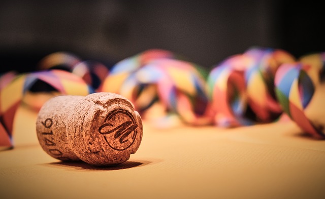 软木 起泡酒 派对 - 上的免费照片